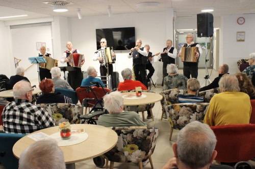 Glasbeni nastop skupine Vingosi iz Vinske Gore